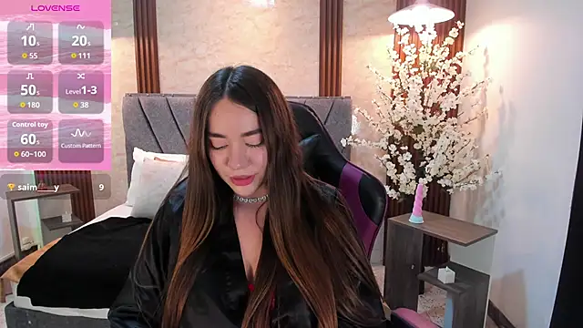 Anissa m  online show from April 16, 2026, 9:39 pm