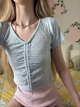 Snapshot of AvaTayloor chatting on April 11, 2026, 1:48 pm AvaTayloor online show from April 11, 2026, 1:48 pm