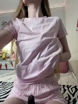 Snapshot of AvaTayloor chatting on April 7, 2026, 9:00 am AvaTayloor online show from April 7, 2026, 9:00 am