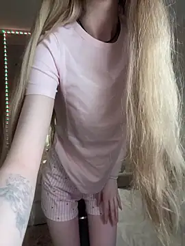 Snapshot of AvaTayloor chatting on April 2, 2026, 4:30 am AvaTayloor online show from April 2, 2026, 4:30 am