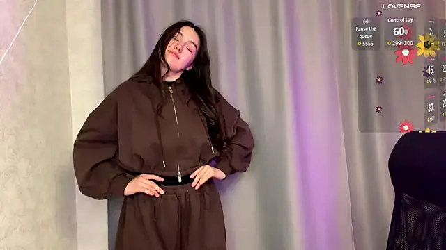 lilysolar online show from April 18, 2026, 7:07 pm