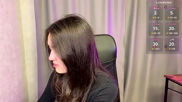 lilysolar online show from April 18, 2026, 7:58 pm