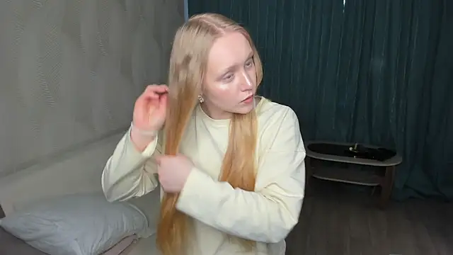 VestaBowmer online show from April 15, 2026, 7:25 am