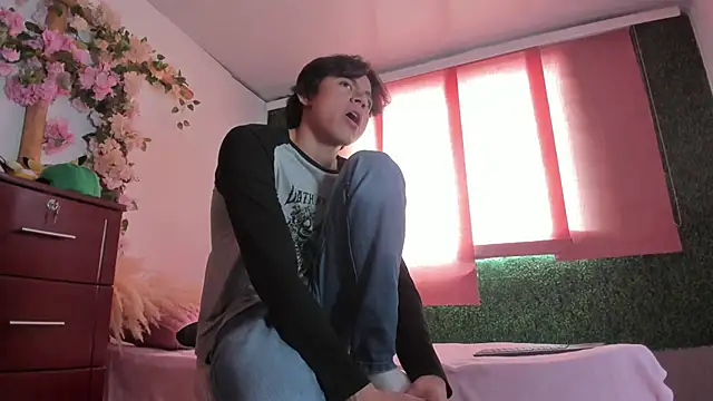 Snapshot of Max_gold chatting on April 4, 2026, 3:51 pm Max gold online show from April 4, 2026, 3:51 pm