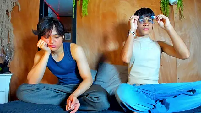 Snapshot of Max_gold chatting on April 9, 2026, 3:40 pm Max gold online show from April 9, 2026, 3:40 pm