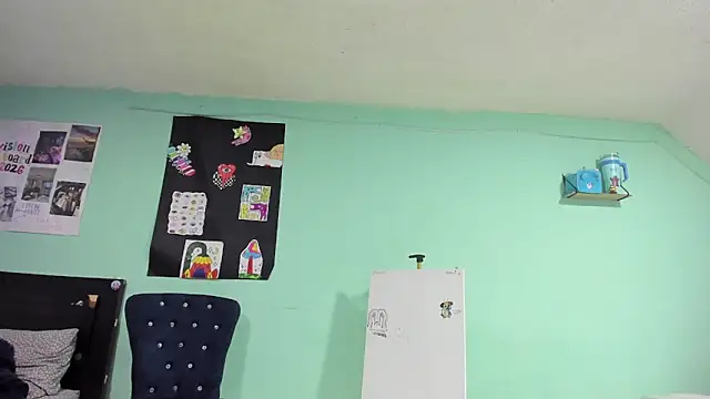 TYLERhHOT2005 online show from April 6, 2026, 11:28 pm