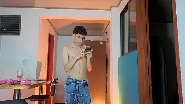 Nathan twink online show from March 31, 2026, 6:37 am