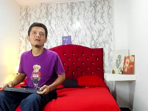 Snapshot of Alejandra_and_James_ chatting on March 30, 2026, 11:22 am Alejandra and James online show from March 30, 2026, 11:22 am