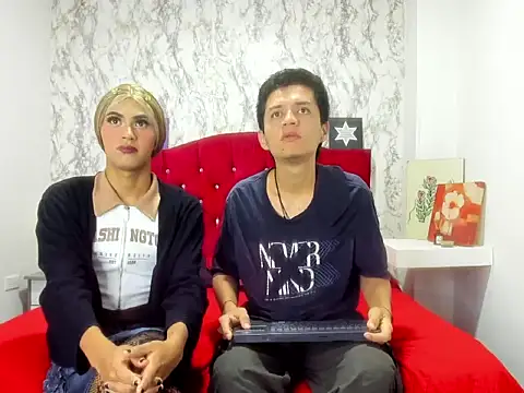 Snapshot of Alejandra_and_James_ chatting on April 11, 2026, 11:36 am Alejandra and James online show from April 11, 2026, 11:36 am