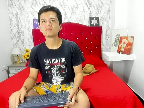 Snapshot of Alejandra_and_James_ chatting on April 14, 2026, 11:15 am Alejandra and James online show from April 14, 2026, 11:15 am