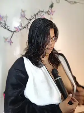 Snapshot of Angex_ chatting on May 27, 2026, 11:45 pm Angex online show from May 27, 2026, 11:45 pm