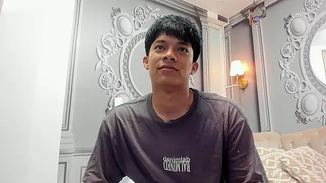 Andeuw   online show from April 16, 2026, 2:34 am