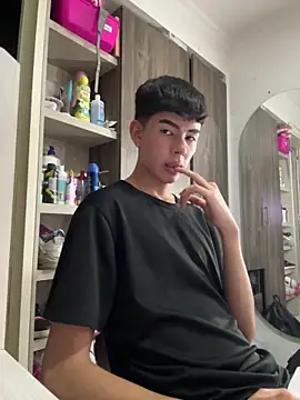 Snapshot of CAROLYNFOSTER chatting on April 11, 2026, 1:35 am CAROLYNFOSTER online show from April 11, 2026, 1:35 am