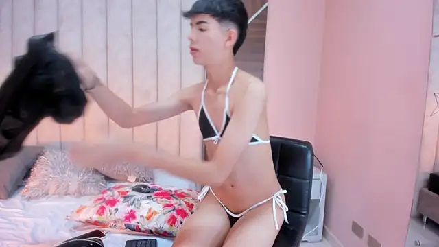 Snapshot of CAROLYNFOSTER chatting on April 7, 2026, 10:39 am CAROLYNFOSTER online show from April 7, 2026, 10:39 am