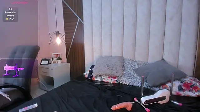 Snapshot of CAROLYNFOSTER chatting on April 1, 2026, 1:41 pm CAROLYNFOSTER online show from April 1, 2026, 1:41 pm