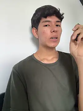 Snapshot of CAROLYNFOSTER chatting on April 3, 2026, 9:21 pm CAROLYNFOSTER online show from April 3, 2026, 9:21 pm