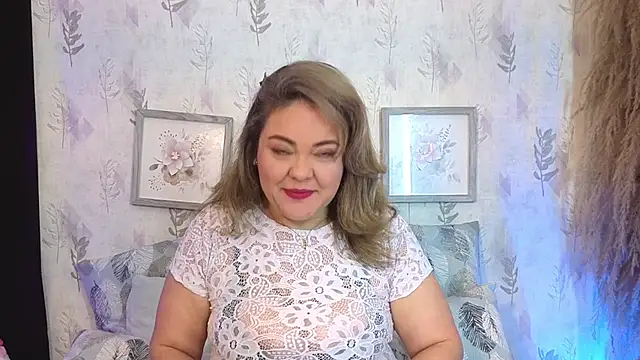 Snapshot of Natashablade__ chatting on May 13, 2026, 11:39 am Natashablade online show from May 13, 2026, 11:39 am