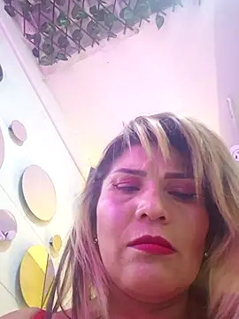 mistresslu online show from April 12, 2026, 3:43 am