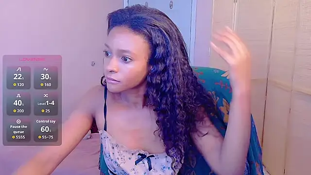 Snapshot of Amber_Fae chatting on May 30, 2026, 12:39 am Amber Fae online show from May 30, 2026, 12:39 am