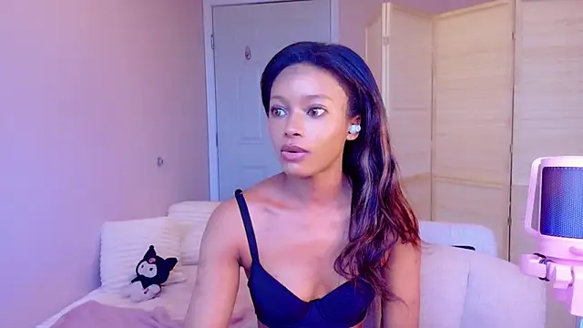 Snapshot of Amber_Fae chatting on April 19, 2026, 12:11 am Amber Fae online show from April 19, 2026, 12:11 am