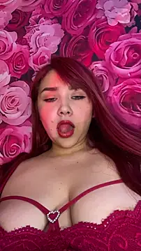 Snapshot of SweetLittleRed chatting on April 7, 2026, 6:26 am SweetLittleRed online show from April 7, 2026, 6:26 am