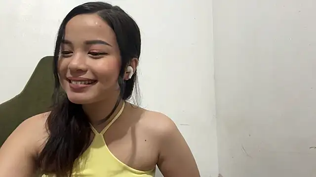 Snapshot of ChristenaShogren chatting on April 12, 2026, 11:35 am ChristenaShogren online show from April 12, 2026, 11:35 am