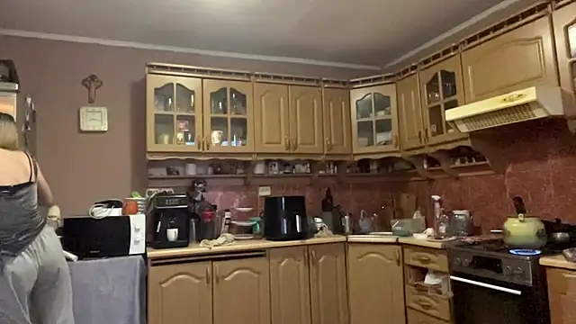 enchantedass online show from April 14, 2026, 5:18 pm