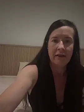 Snapshot of lounostrings chatting on May 2, 2026, 2:22 pm lounostrings online show from May 2, 2026, 2:22 pm