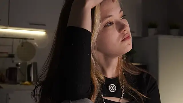 Snapshot of ShyAkemis chatting on April 16, 2026, 3:35 pm ShyAkemis online show from April 16, 2026, 3:35 pm