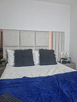 CinthiaHall  online show from April 6, 2026, 11:22 am