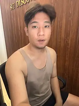 Snapshot of Titanryu chatting on May 17, 2026, 2:44 am Titanryu online show from May 17, 2026, 2:44 am