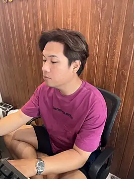 Snapshot of Titanryu chatting on April 6, 2026, 6:14 am Titanryu online show from April 6, 2026, 6:14 am