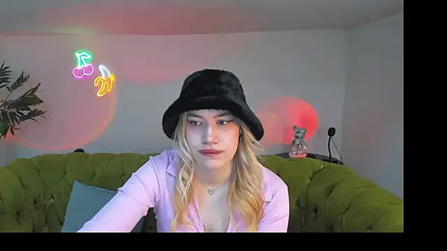 blonde angell online show from April 14, 2026, 1:16 pm