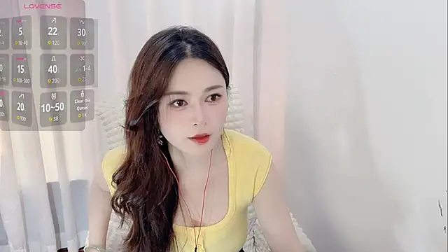 -Annie-Aria- online show from May 11, 2026, 9:43 am