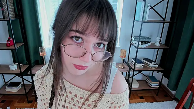 Snapshot of LaelIvie chatting on April 13, 2026, 8:40 am LaelIvie online show from April 13, 2026, 8:40 am