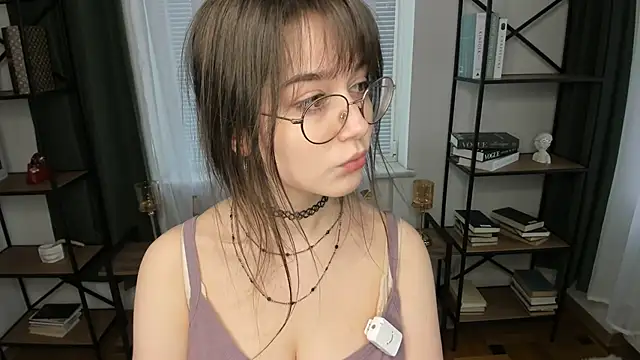 Snapshot of LaelIvie chatting on April 5, 2026, 7:48 am LaelIvie online show from April 5, 2026, 7:48 am