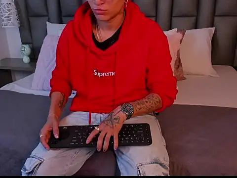 ZoeGrey online show from April 11, 2026, 12:31 pm