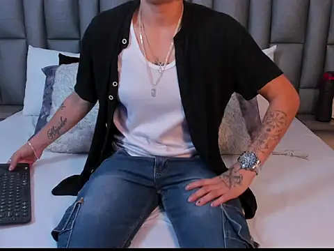 ZoeGrey online show from April 15, 2026, 12:32 pm