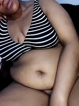 sultrydiva00 online show from April 1, 2026, 1:52 pm