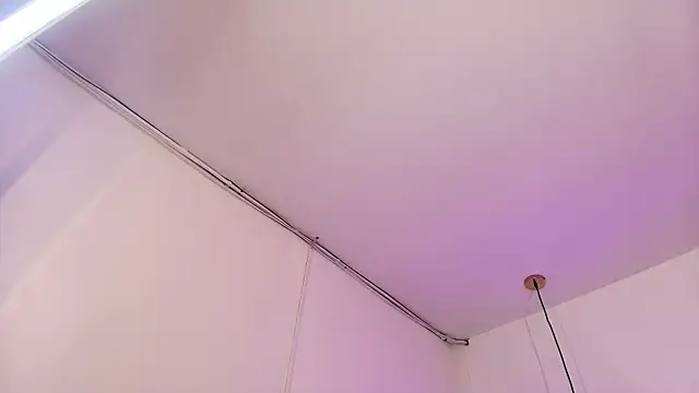 scarlett turner  online show from April 11, 2026, 1:04 pm