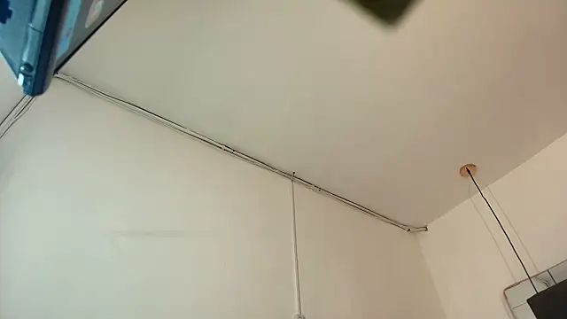 scarlett turner  online show from April 15, 2026, 1:26 pm