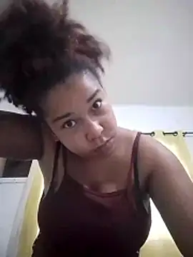 kimberlly25 online show from April 8, 2026, 1:34 pm