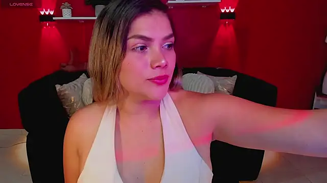 Sofia Velvetx online show from April 14, 2026, 2:11 pm