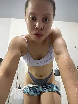 Snapshot of jhully_hot chatting on May 15, 2026, 11:14 pm jhully hot online show from May 15, 2026, 11:14 pm