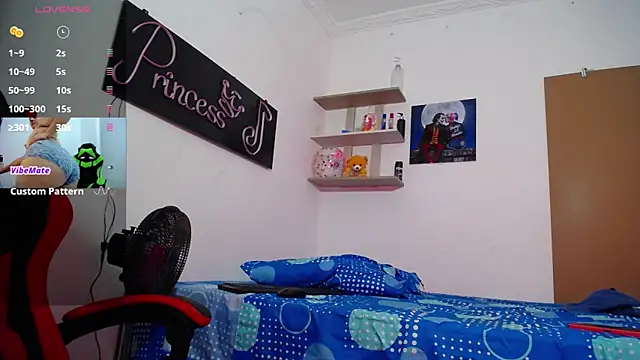 Snapshot of allison_maxtattoo_ chatting on May 30, 2026, 8:25 pm allison maxtattoo online show from May 30, 2026, 8:25 pm