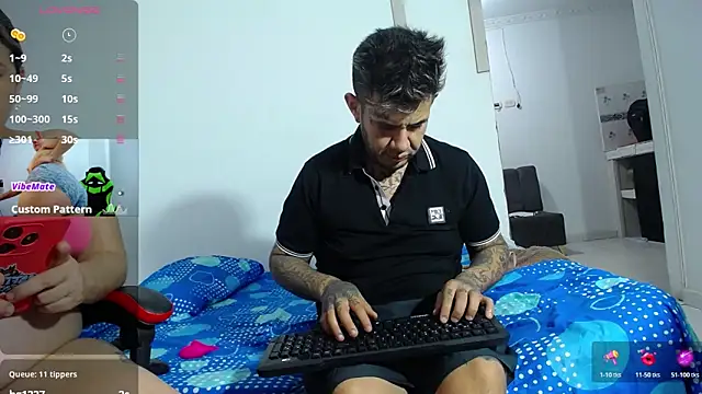 Snapshot of allison_maxtattoo_ chatting on May 18, 2026, 4:07 am allison maxtattoo online show from May 18, 2026, 4:07 am
