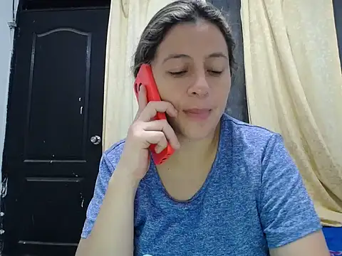 allison maxtattoo  online show from April 15, 2026, 10:21 am