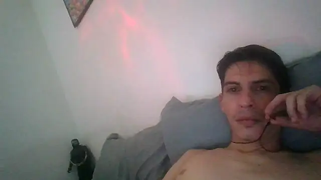 Snapshot of MarcTwinkVzla chatting on May 13, 2026, 11:45 pm MarcTwinkVzla online show from May 13, 2026, 11:45 pm