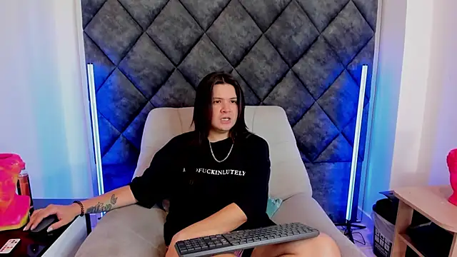 Snapshot of MatthewDavis_ chatting on April 12, 2026, 11:46 am MatthewDavis online show from April 12, 2026, 11:46 am