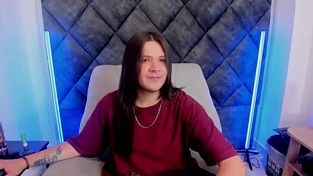 Snapshot of MatthewDavis_ chatting on April 15, 2026, 11:38 am MatthewDavis online show from April 15, 2026, 11:38 am